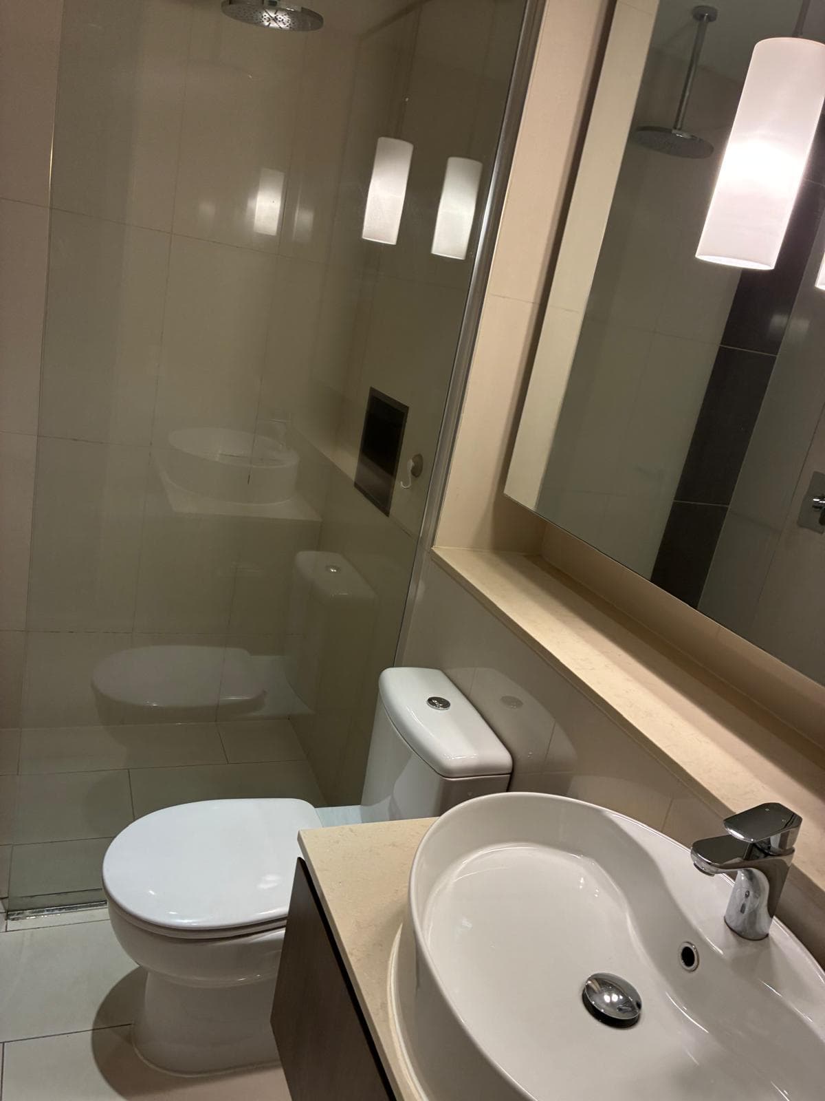 Sparkling bathroom after end of lease clean
